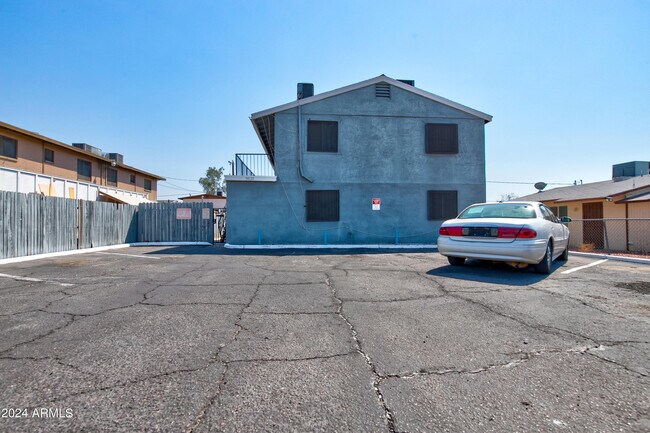 Building Photo - 9631 N 12th Ave
