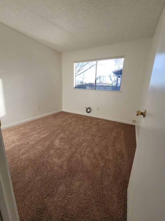 Building Photo - Parkway Home