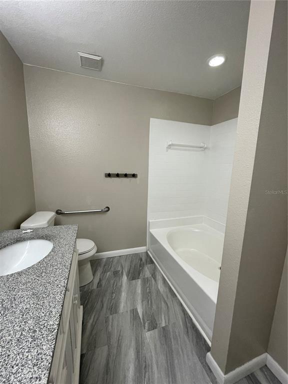 Building Photo - 7218 E Bank Dr