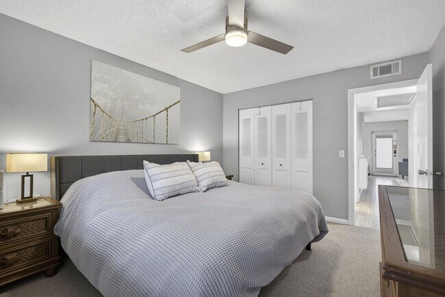 Building Photo - 155 Windsor G