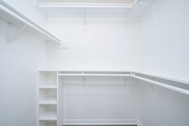 Building Photo - 9809 Richmond Ave.