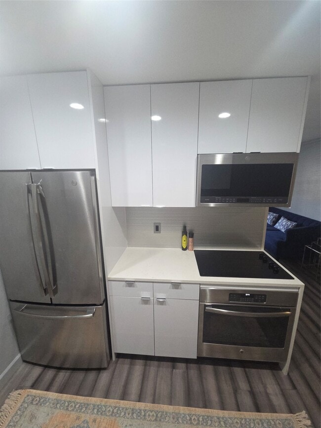 Building Photo - 2250 Bering Dr