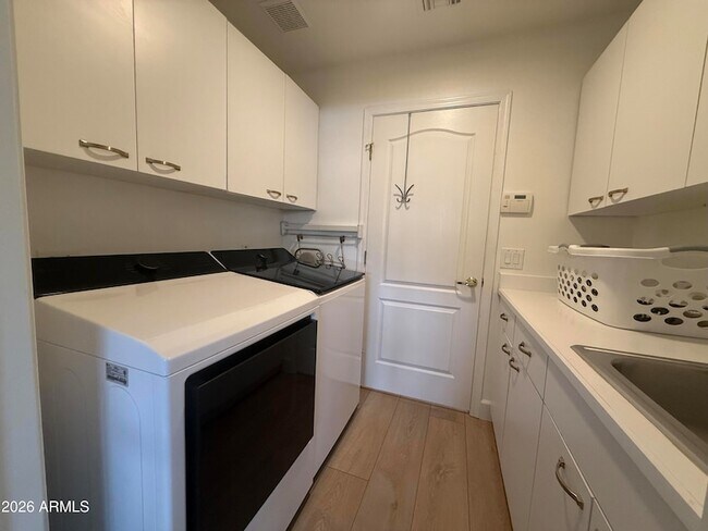 Building Photo - 7979 E Princess Dr