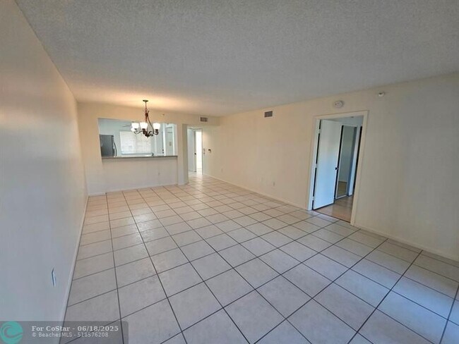 Building Photo - 9537 Weldon Cir