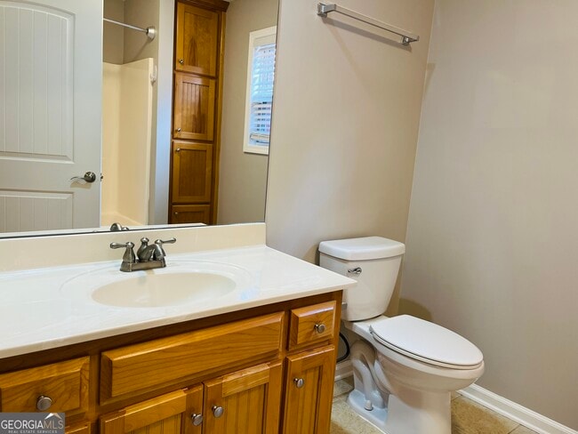 Building Photo - 5750 Crest Hill Dr NE