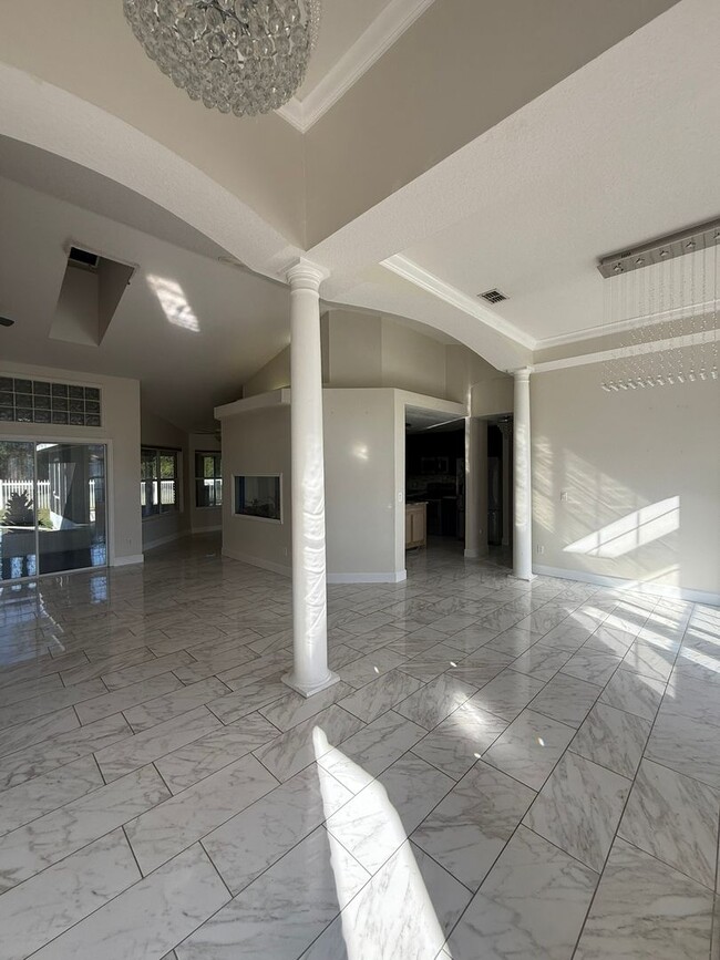Building Photo - Beautiful Spacious 3 bed 3 bath Home in Debary