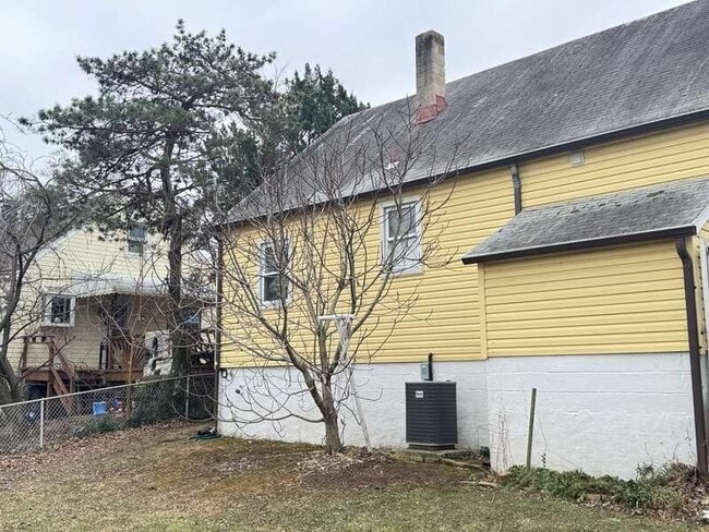 Building Photo - 316 Holy Cross Rd