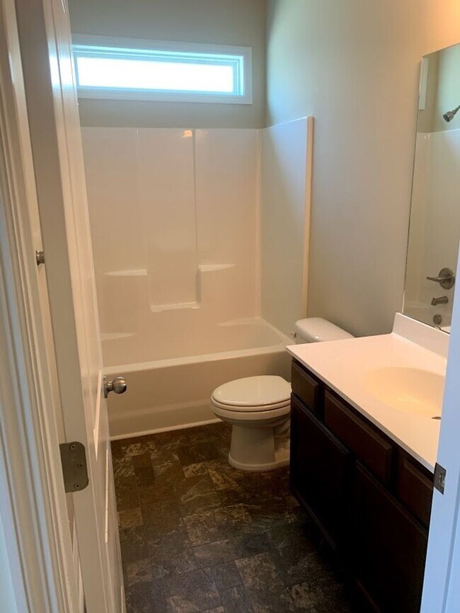 Building Photo - 3 Bedroom/2.5 Bath - Holly Ridge - The Lan...