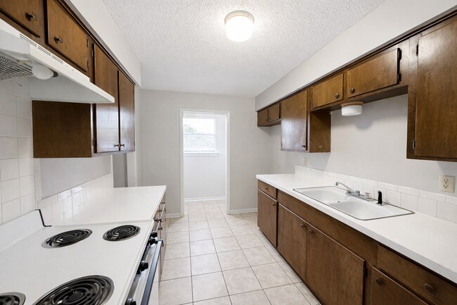 Building Photo - 407 Maple St