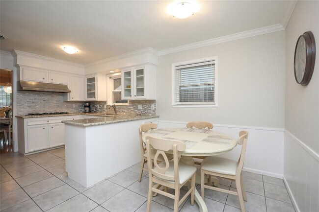 Building Photo - 5822 Cheena Dr