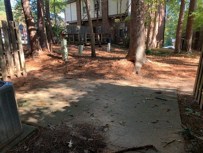 Building Photo - Spacious North Raleigh  Townhouse  *2 brm ...