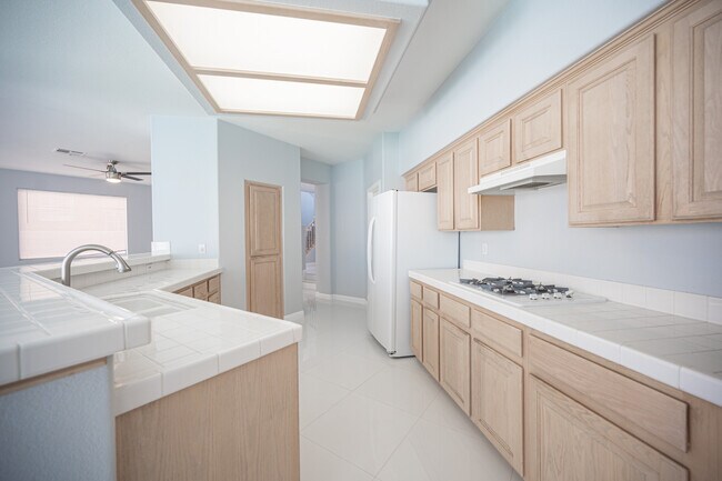 Building Photo - 8420 Bay Crest Dr