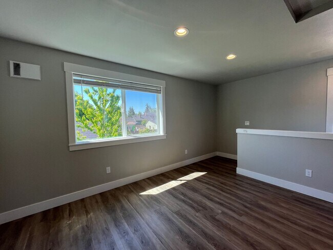 Building Photo - ADS1203