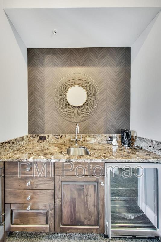 Building Photo - 10821 Symphony Park Dr