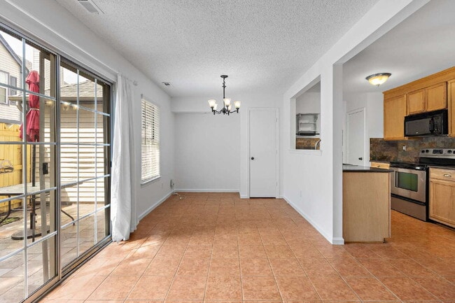 Building Photo - Updated condo-Brenneman Farms