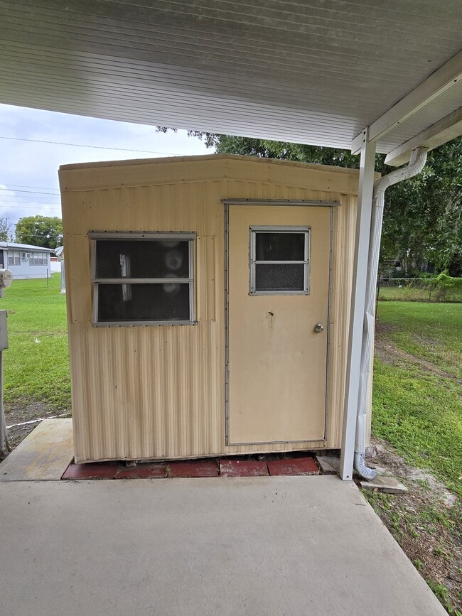 Building Photo - 2004 Palm St