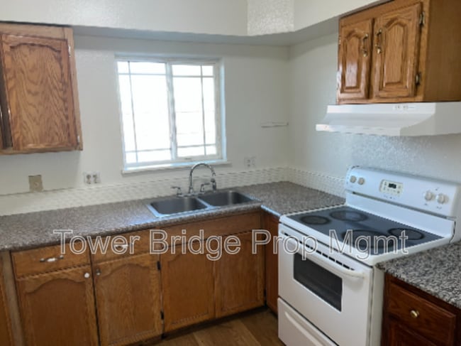 Building Photo - 2740 Crosby Way