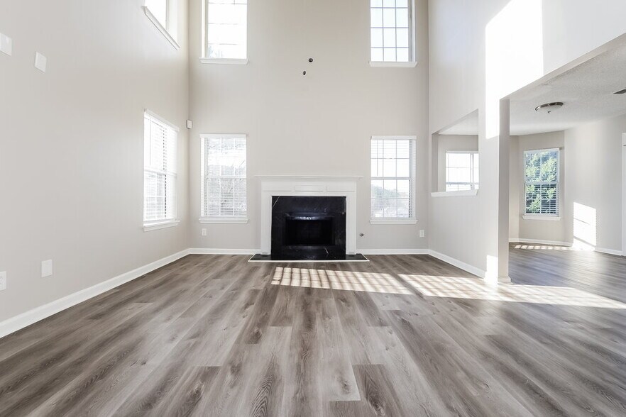 Building Photo - 3948 English Valley Dr