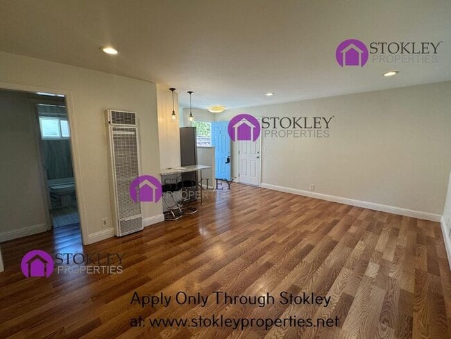 Building Photo - 626 Windsor St