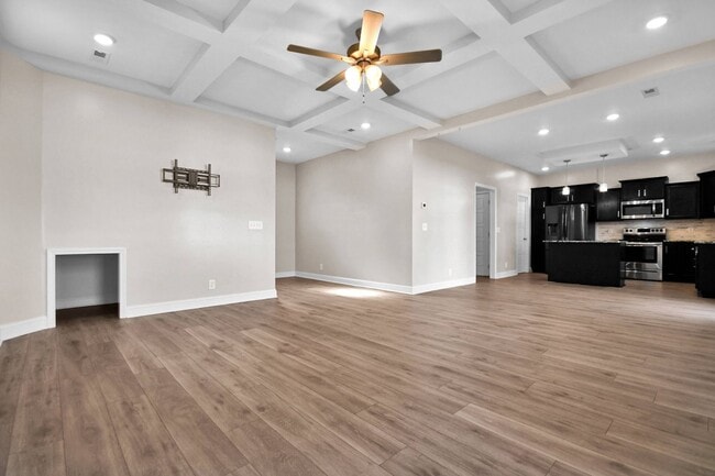 Building Photo - Pet Friendly Three Bedroom!