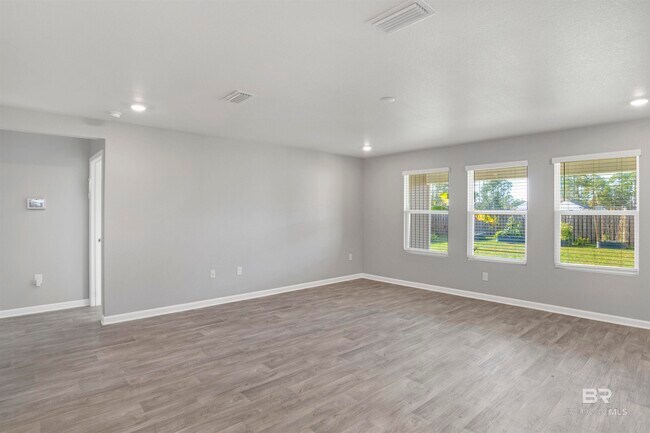 Building Photo - 3191 Camino Real Lp