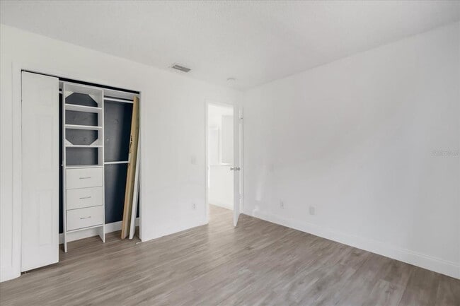 Building Photo - 14852 Laguna Beach Cir