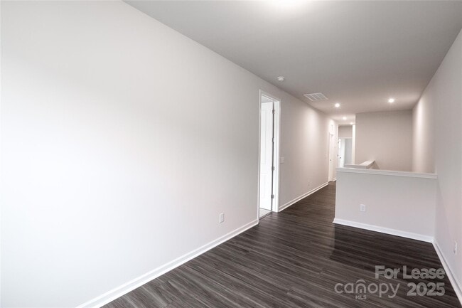 Building Photo - 526 Myrick Aly