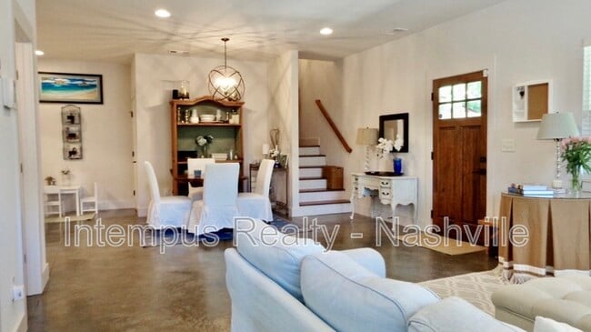 Building Photo - 3211 Anderson Pl