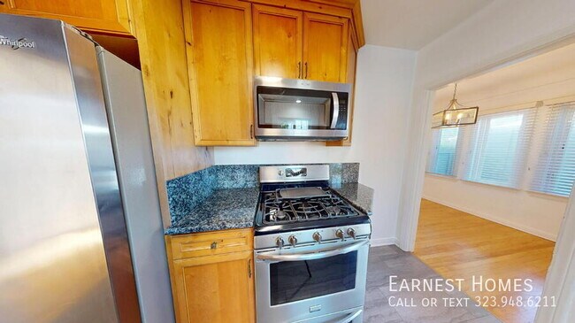 Building Photo - 14338 Califa St