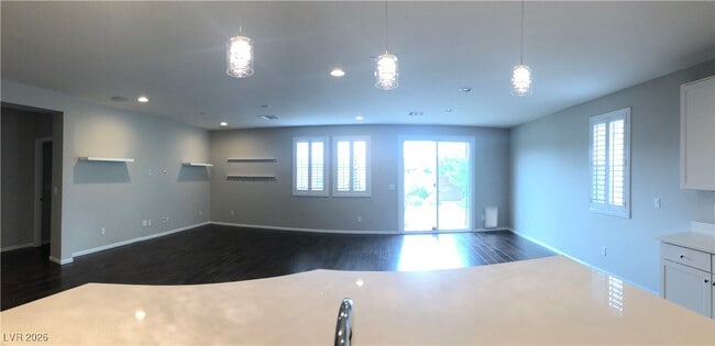 Building Photo - 2434 Fanano St