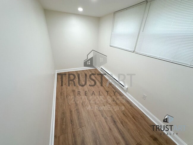 Building Photo - 4633 Penn St