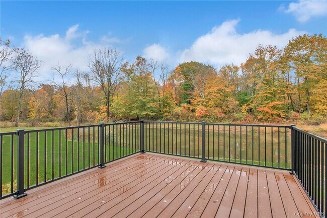 Building Photo - 237 Tomahawk St