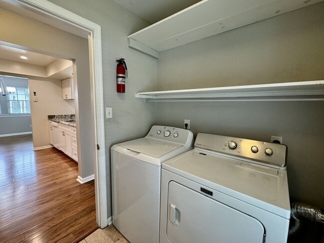 Building Photo - READY 05-15-25!! Ranch Home w/2-Car Garage...