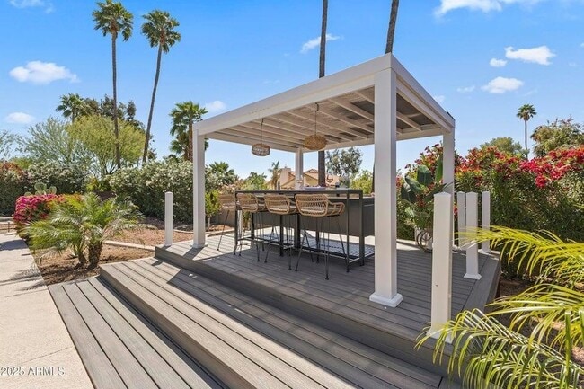 Building Photo - 7363 E Paradise Dr