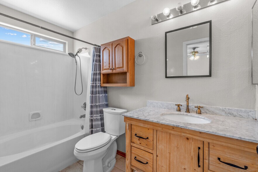 primary bathroom - 8778 S Desert Valley Way