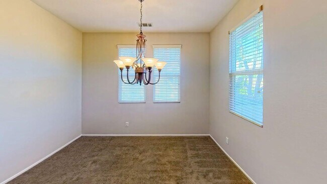 Building Photo - 1800 E Lakeshore Dr