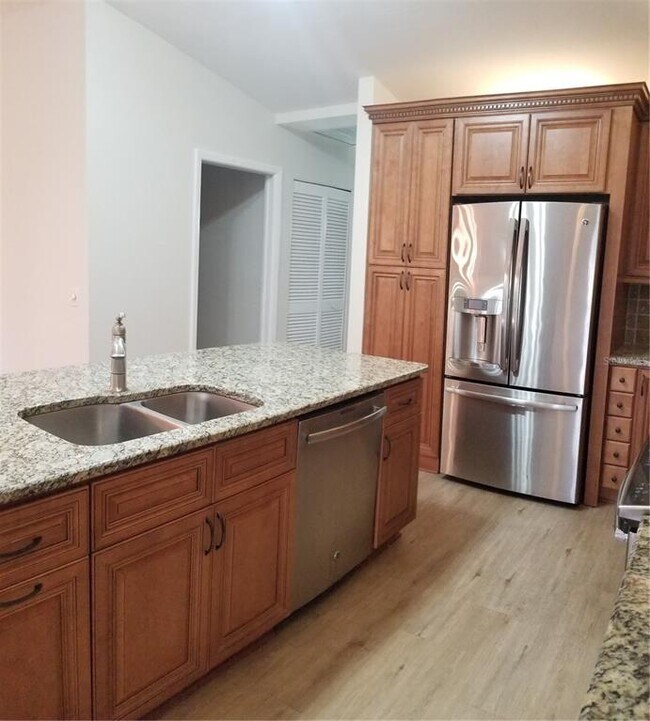 Building Photo - 5810 Garden Lakes Majestic