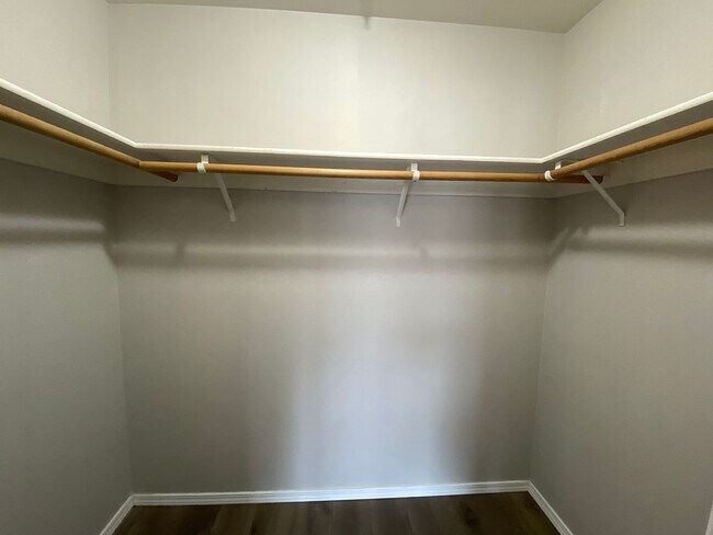 Building Photo - 14290 SW Cougar Ridge Dr