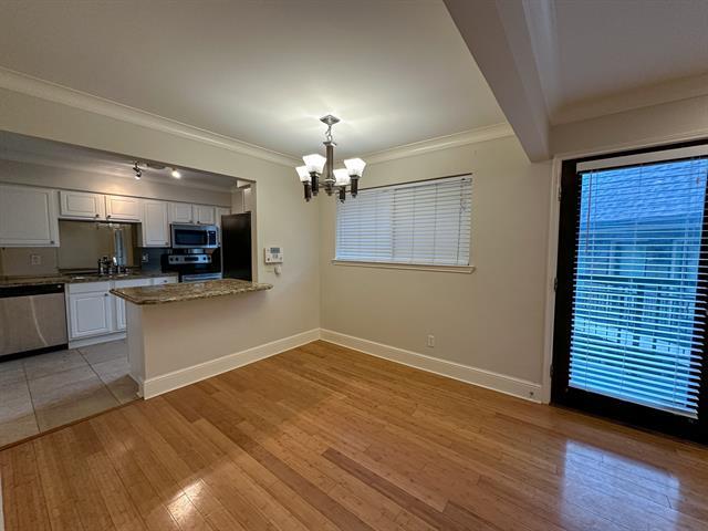 Building Photo - 7730 Meadow Park Dr