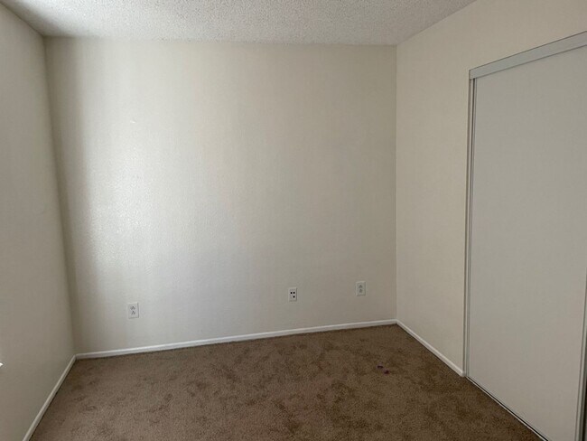 Building Photo - AVAILABLE NOW $200 off First Month Rent