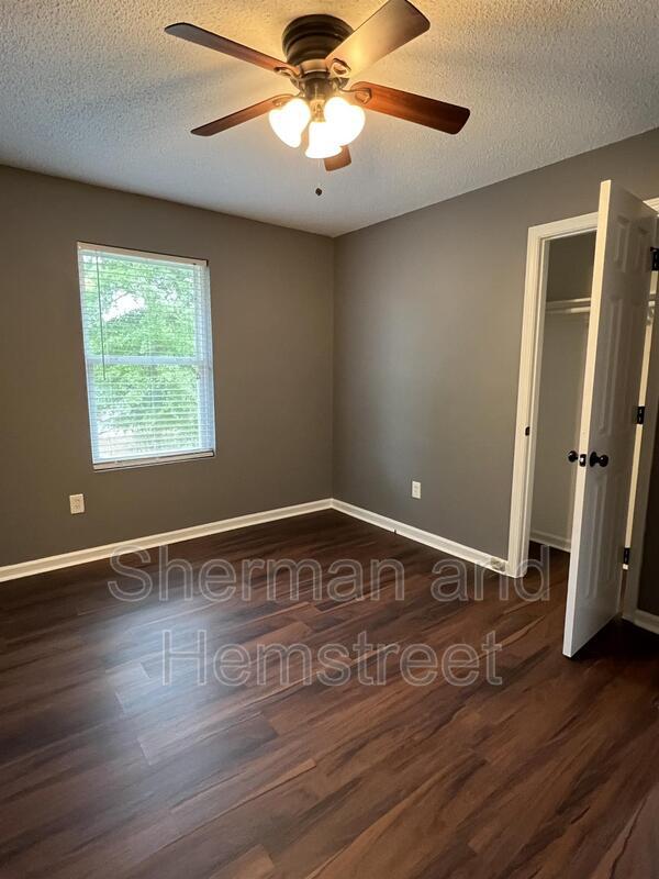 Building Photo - 2714 Fair Oak Ct