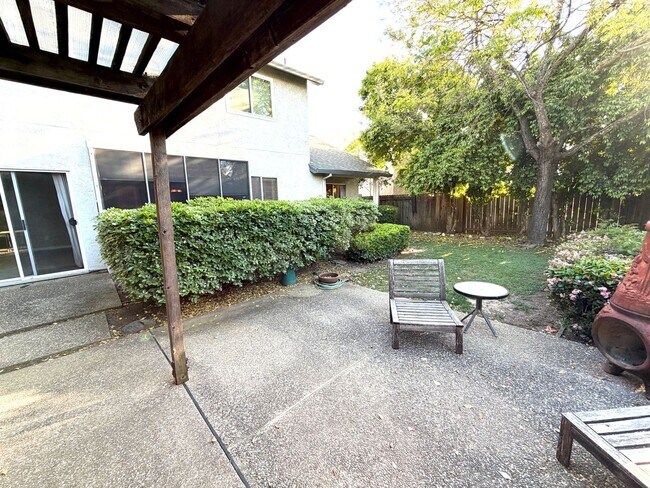 Building Photo - Beautiful 2-Story Home in the highly sought after Stanford Ranch community!