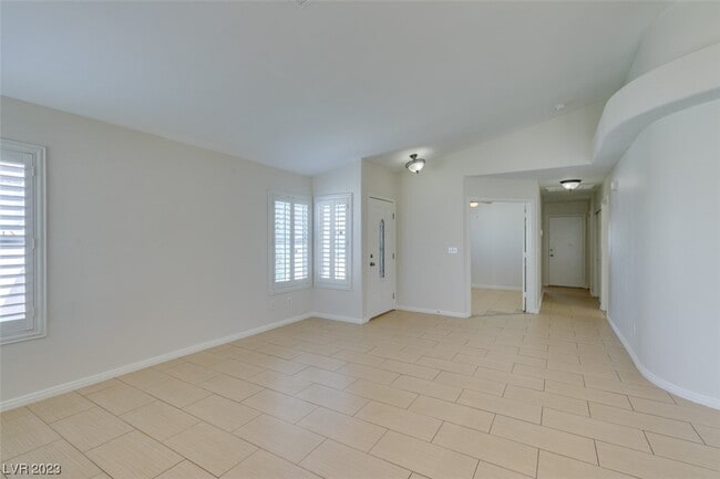 Building Photo - 8000 Tulum Ct