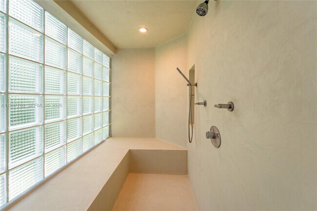 Building Photo - 432 S Hibiscus Dr