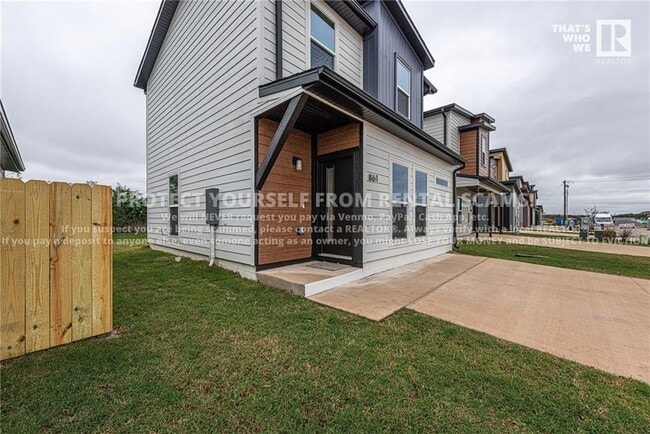 Building Photo - 861 Reading RR Ln