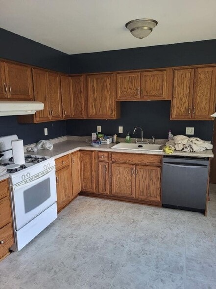 Building Photo - 1306 N 28th St