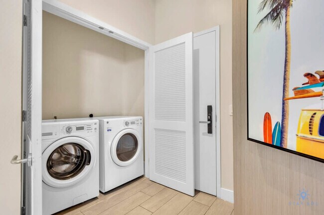 Building Photo - 4112 Jimmy Buffett Mem Hwy