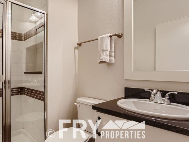 Building Photo - Furnished Townhome in RiNo