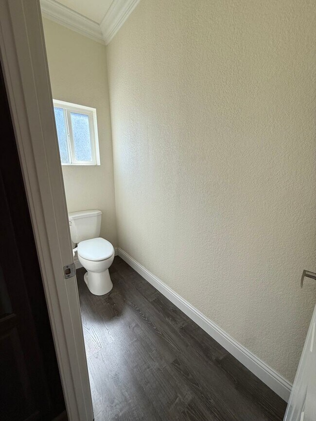 Building Photo - BEAUTIFUL 4 BEDROOM 2 BATH HOME IN ARROYO ...