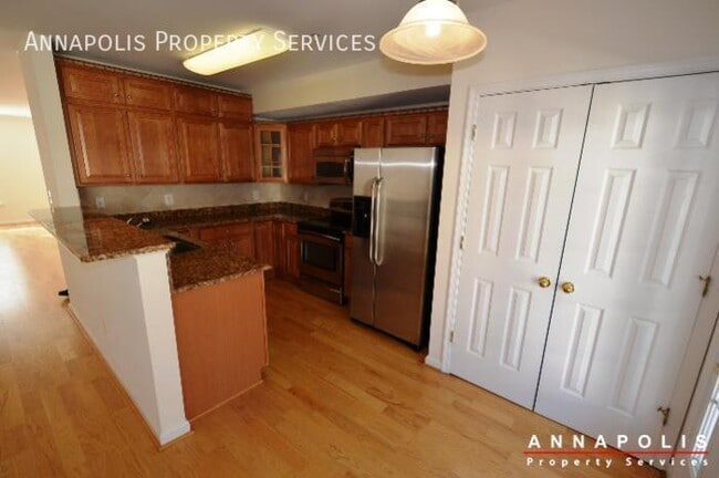 Building Photo - 2123 Hideaway Ct